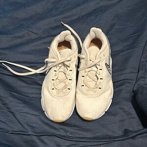 Nike Women’s Legend Essential